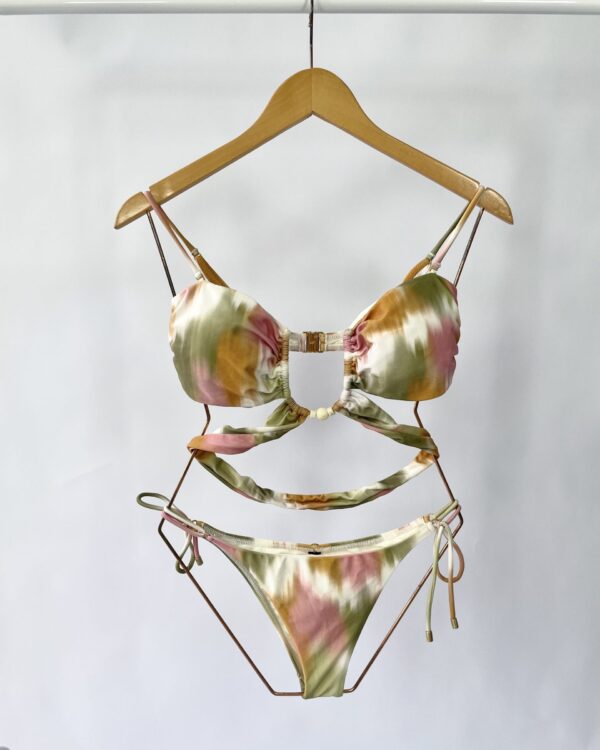 Biquini detalhes busto VIX - P - VENDIDO SISTEMA OTO