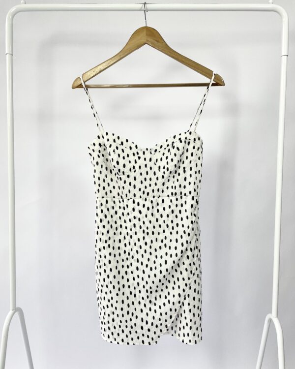 Vestido branco com poás ZARA - P - VENDIDO SISTEMA OTO