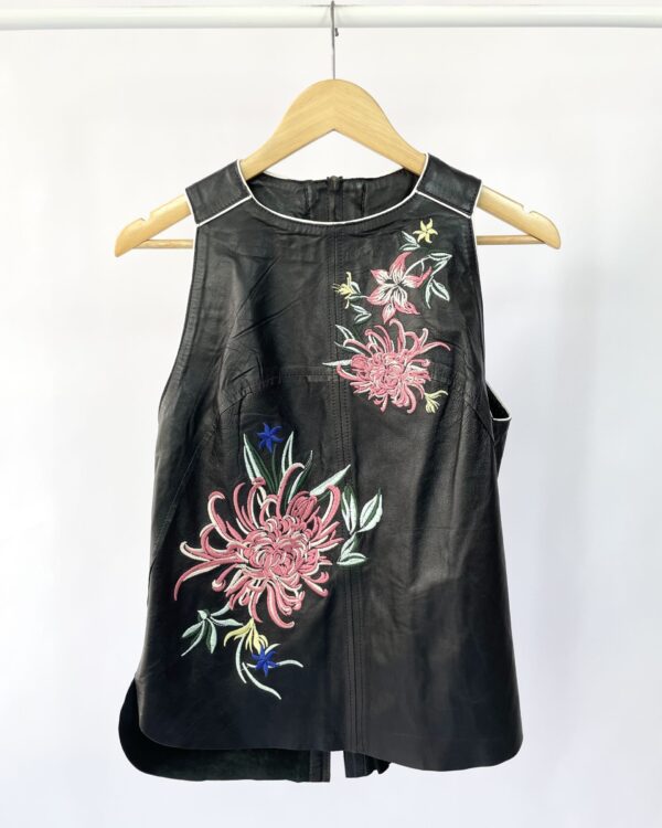 Blusa preta couro com bordaods ANIMALE - 38 - VENDIDO SISTEMA OTO