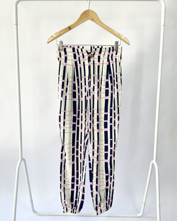 Calça branca com estamp ANIMALE - 36 - VENDIDO SISTEMA OTO