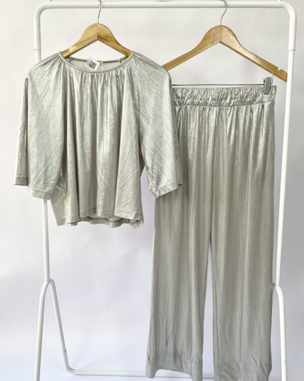 Conjunto calça e blusa prata ONNI - P