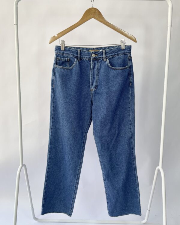 Calça jeans escura EUGENIA SANSON - 42 - vendido sistema oto