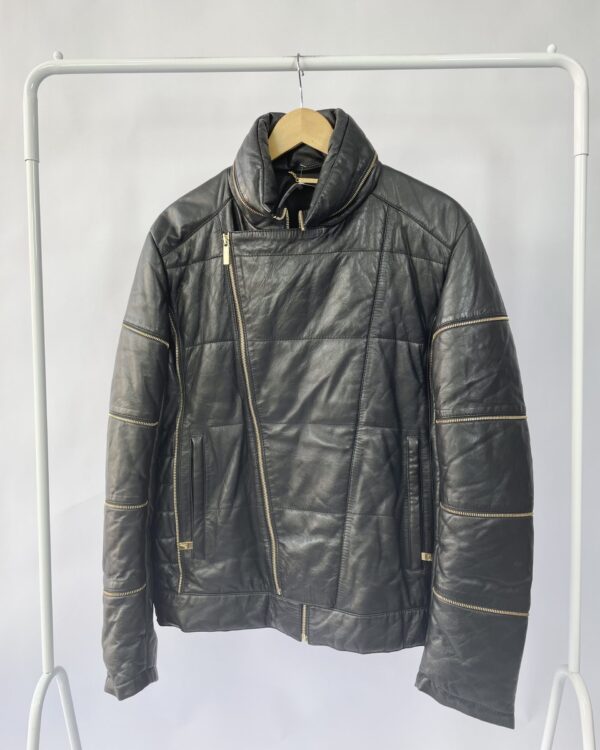 Jaqueta preta de couro VERSACE - G - VENDIDO SISTEMA OTO