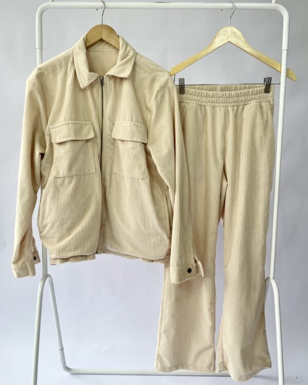 Conjunto calça e jaqueta off white veludo OLS SKT GRL - M - VENDIDO SIST OTO