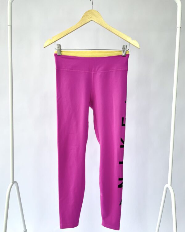 Calça rosa NIKE - M VENDIDO SISTEMA OTO