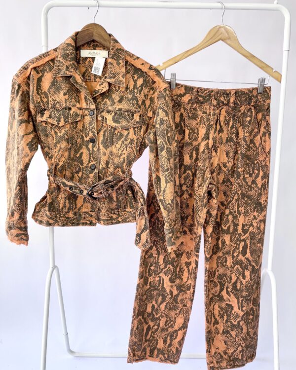 Conjunto calça e jaqueta jeans laranja com estampa ANIMALE JEANS - P - VENDIDO SISTEMA OTTO