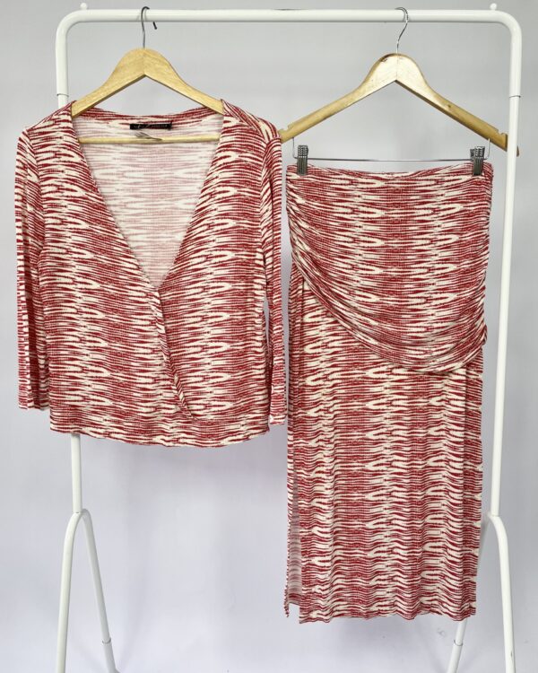 Conjunto vermelho e branco MARIA FILO - M - vendido sistema oto