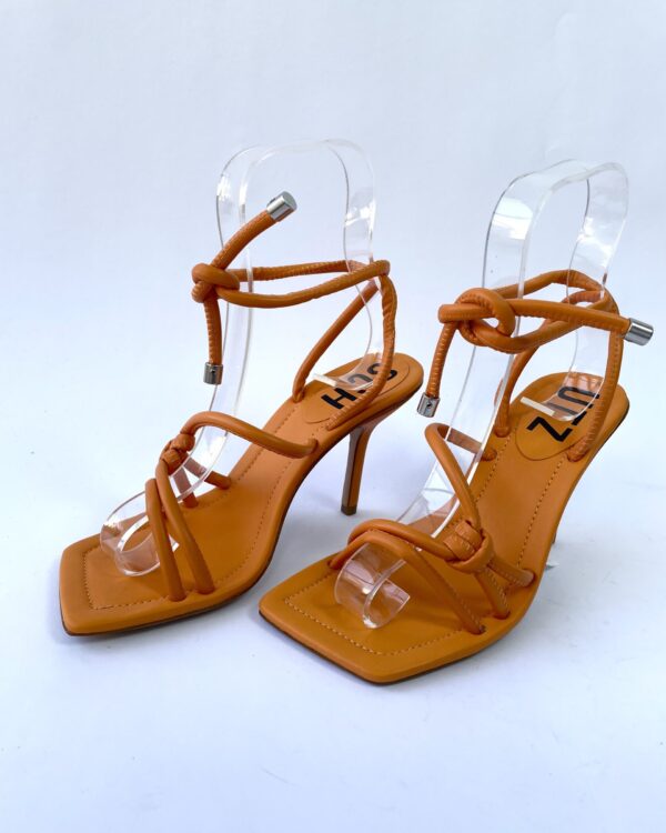 Sandália laranja com tiras SCHUTZ - 37 *nunca usado* - VENDIDO SISTEMA OTTO