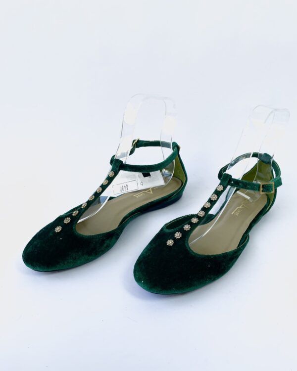 Sandalia verde com detalhes flores de veludo NOT A SHOE - 38 - VENDIDO SISTEMA OTO