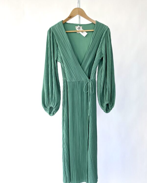 Vestido midi verde transpassado HeM - M - VENDIDO SISTEMA OTO