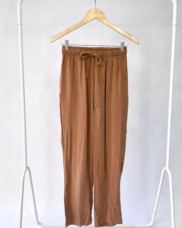 Calça marrom com elástico na cintura LOJA TRÊS - PP - VENDIDO SISTEMA OTO