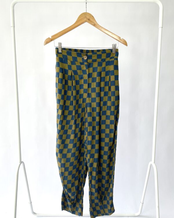 Calça marrom e azul quadriculada FARM - P - VENDIDO SISTEMA OTO