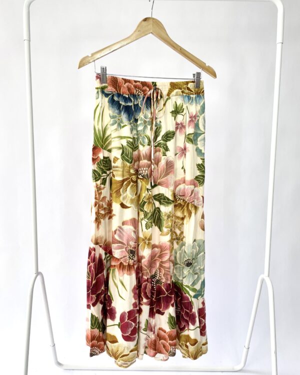 Saia off com flores FARM - M - VENDIDO SISTEMA OTO