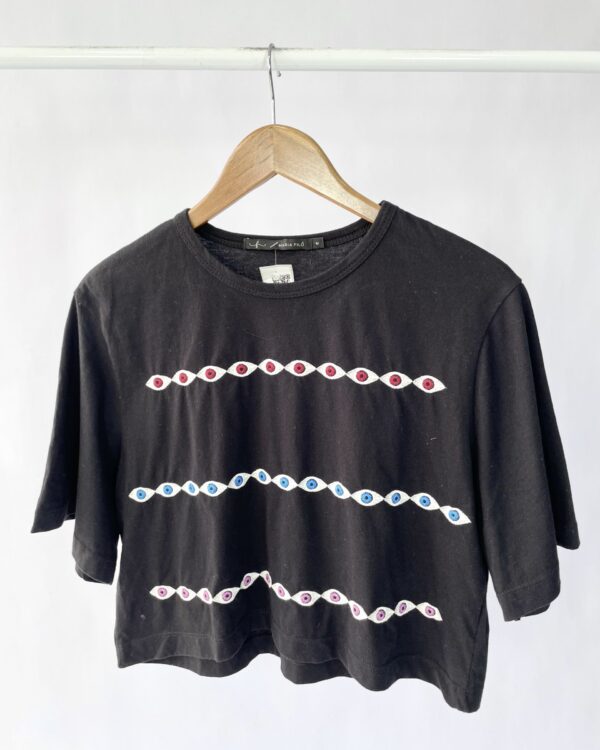 Blsua preta com estampa bordados MARIA FILÓ - M