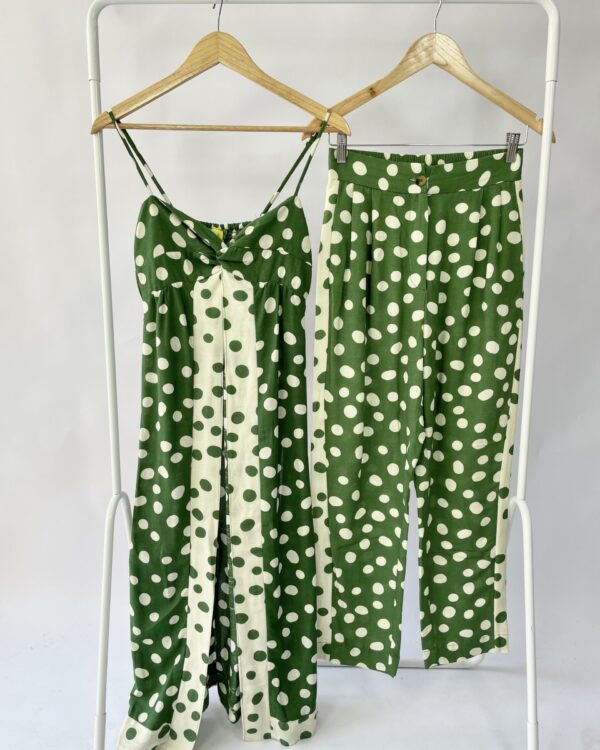 Conjunto tunica e calça verde com poa FARM - P *NUNCA USADO* - VENDIDO SISTEMA OTO