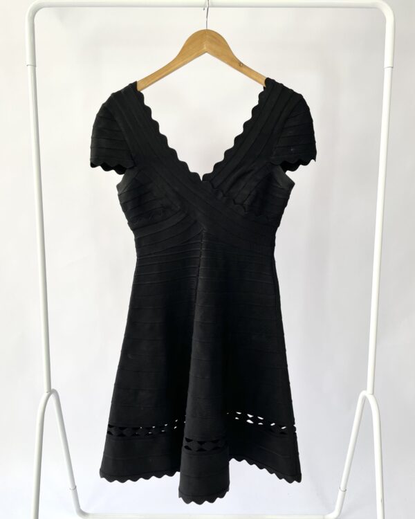 Vestido midi preto de bandagem HERVE LEGER - M - VENDIDO SISTEMA OTTO