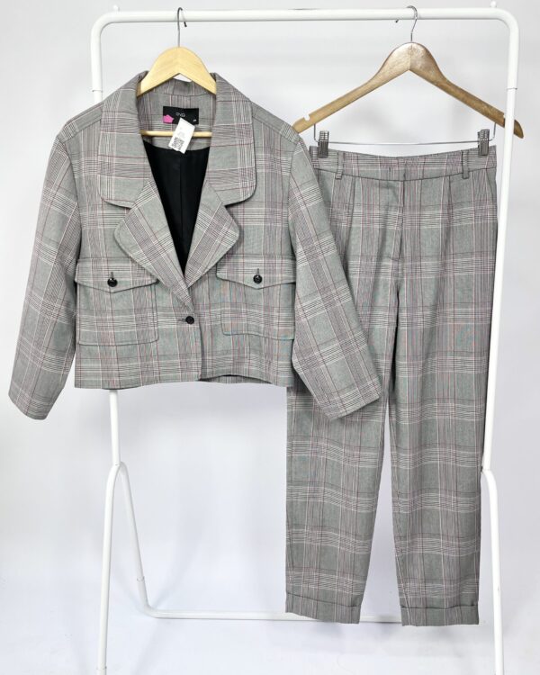 Conjunto alfaiataria cinza calça e blazer EVA - 36 - VENDIDO SISTEMA OTO