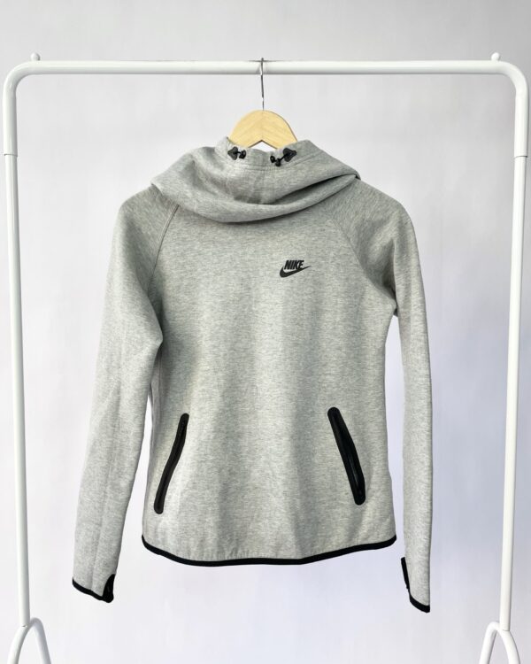 Casaco de moletom cinza NIKE - M - VENDIDO SISTEMA OTO