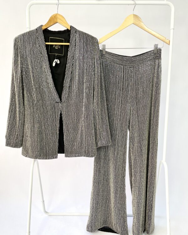 Conjunto preto com aplicações pratas BOBÔ - P - VENDIDO SISTEMA OTO