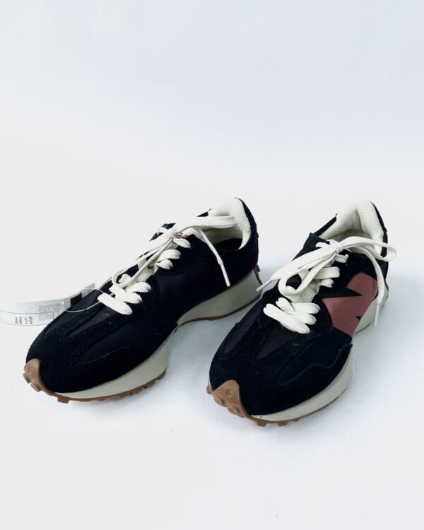 Tênis preto e rosa NEW BALANCE - 35 - VENDIDO SIST OTO