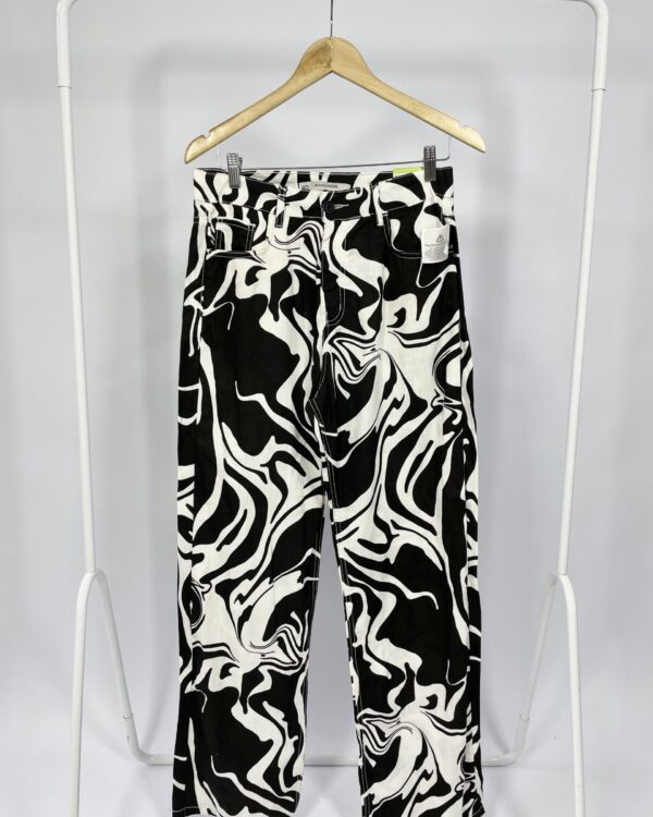 Calça estamp p&b C&A - 40 *nunca usada* - VENDIDO SISTEMA OTO