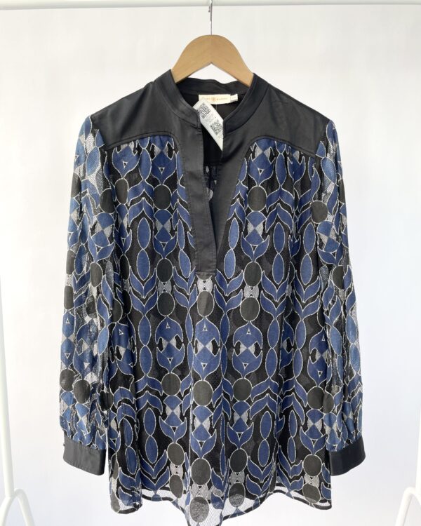 Blusa renda e seda azul e preta TORY BURCH - G