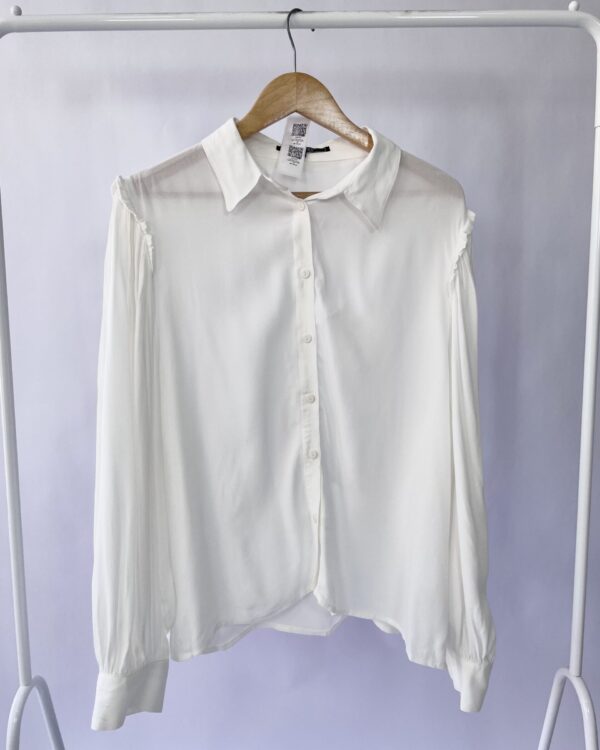 Camisa branca crepe SHOULDER - 48 - VENDIDO SISTEMA OTO