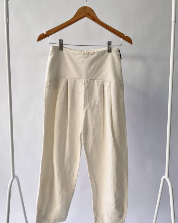 Calça off white com detalhes drapeados A NIEMEYER - 34