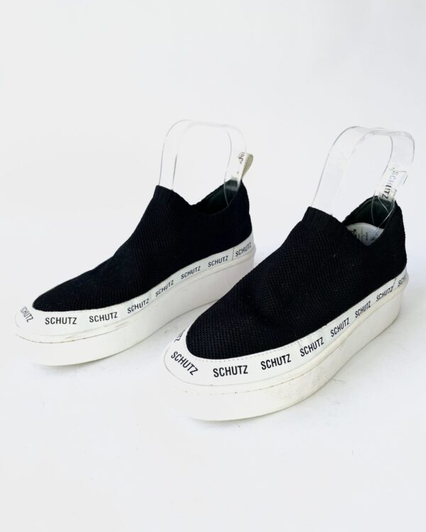 Tenis preto SCHUTZ - 37 VENDIDO SISTEMA OTO