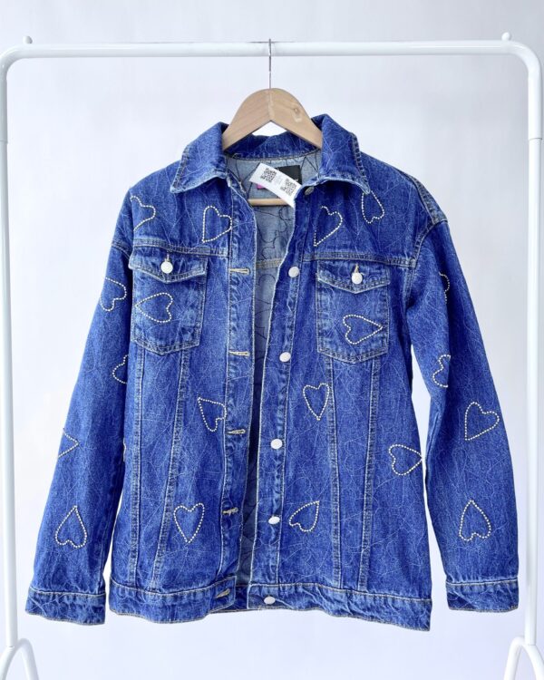 Jaqueta jeans aplicaçaõ coraçao EVA - 34 - VENDIDO SISTEMA OTO