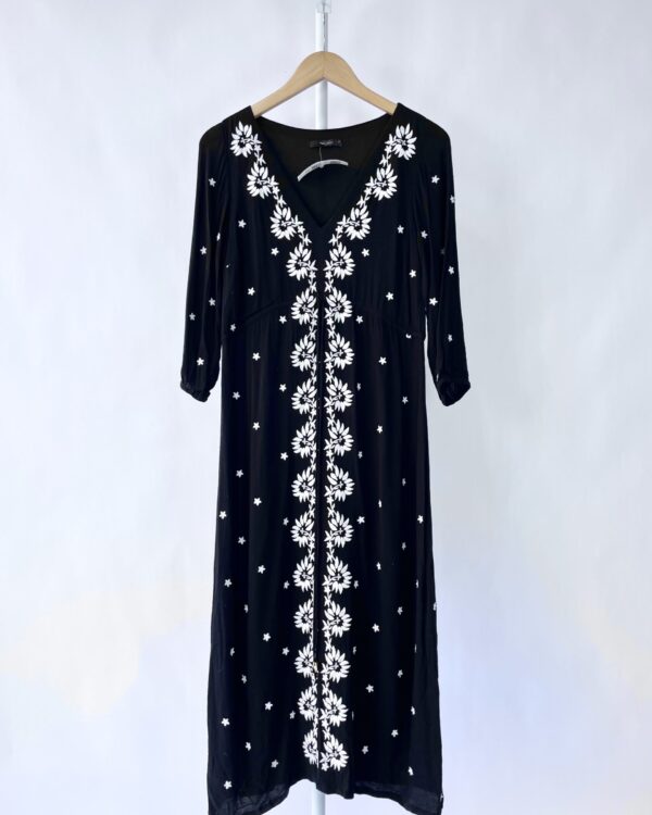 Vestido longo preto com bordados brancos LEELOO - P - VENDIDO SISTEMA OTO