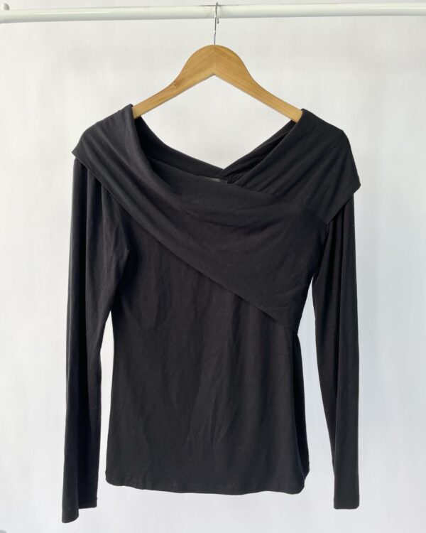 Blusa preta com detalhe LUCIDEZ - 40 - VENDIDO SISTEMA OTO