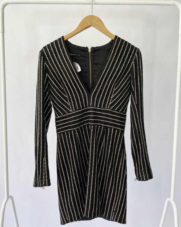 Vestido preto curto com manga e pedraria dourada FABULOUS AGILITÁ - 38 - VENDIDO SISTEMA OTO