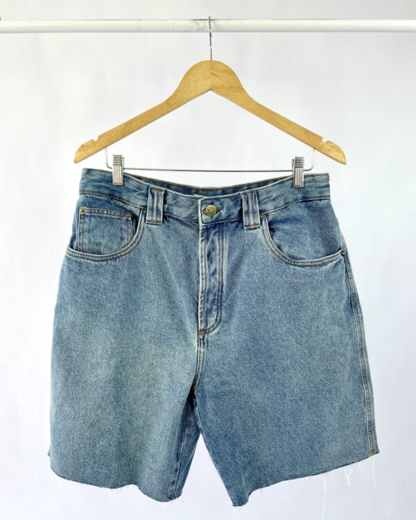 Bermuda jeans lavagem clara NV + TRIYA - 40 *nunca usada* - VENDIDO SISTEMA OTO