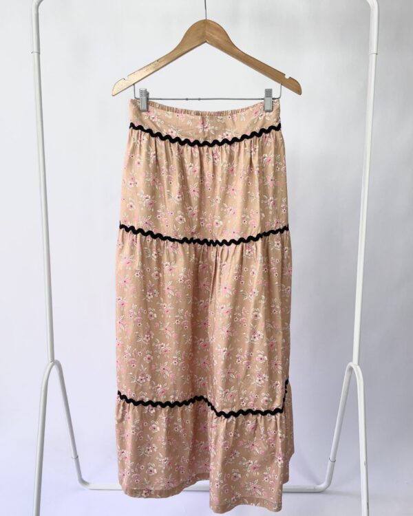 Saia midi bege estampa floral detalhe viés preto VANVAN - P *nunca usada* - VENDIDO SISTEMA OTO