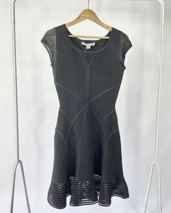 Vestido preto tricot com detalhes na barra DIANE VON FURSTENBERG - P - VENDIDO SISTEMA OTO