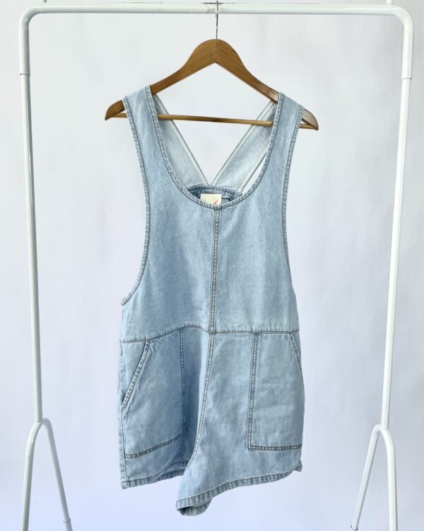 Macaquinho jeans CANTÃO - M - VENDIDO SISTEMA OTO