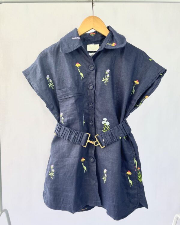 Blusa linho azul marinho bordada com cinto ANPÔ - M *nunca usado* - VENDIDO SISTEMA OTO