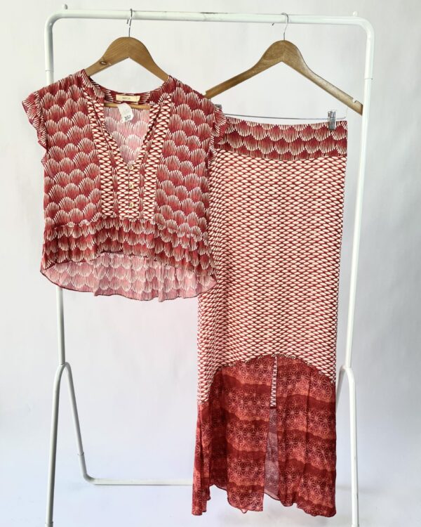 Conjunto saia e blusa vermelho estampado SOFIA - P - VENDIDO SISTEMA OTO