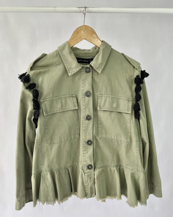 Jaqueta verde costas bordadas ZARA - M - VENDIDO SISTEMA OTO