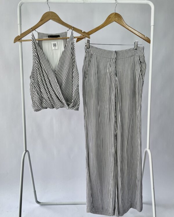 Conjunto listras pretas VIX - P - vendido sistema oto