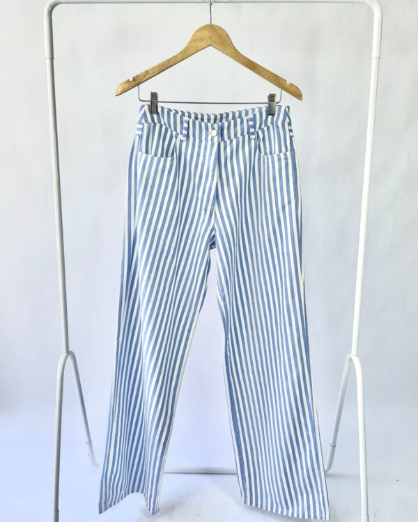 Calça azul listrada LOJA TRÊS - M *nunca usada* - VENDIDO SISTEMA OTO