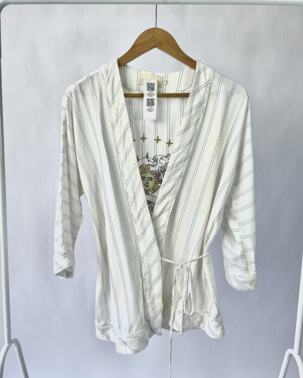 Kimono branco listrado com bordado nas costas CRIS BARROS - 38 - vendido sistema oto