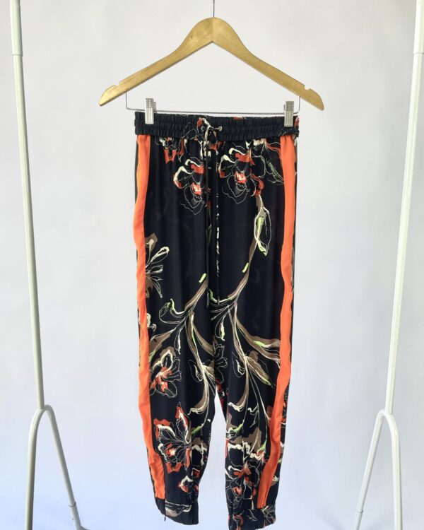 Calça seda preta com estampa ANIMALE - 38 - VENDIDO SISTEMA OTO