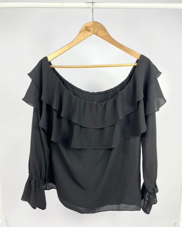 Blusa preta ombro a ombro com babados AGILITÁ - 42 - VENDIDO SISTEMA OTO