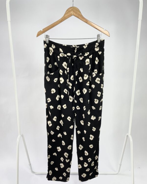 Calça preta com estampa bege MARIA FILÓ - M - VENDIDO SISTEMA OTO-VENDIDO SISTEMA OTTO