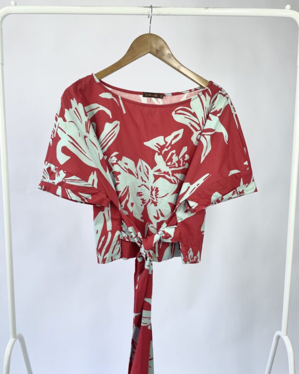 Blusa vermelha e azul estampa floral A.BRAND - 36 - vendido sistema oto