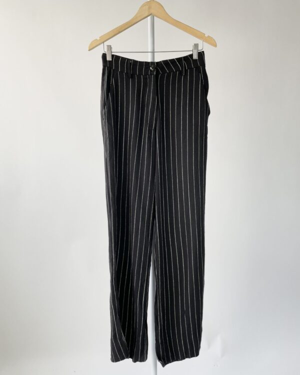 Calça preta risca de giz ISY - P - VENDIDO SISTEMA OTO