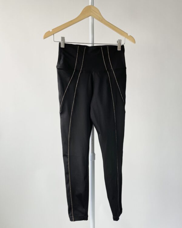 Calça legging preta NIKE - M *nunca usada* - VENDIDO SISTEMA OTO