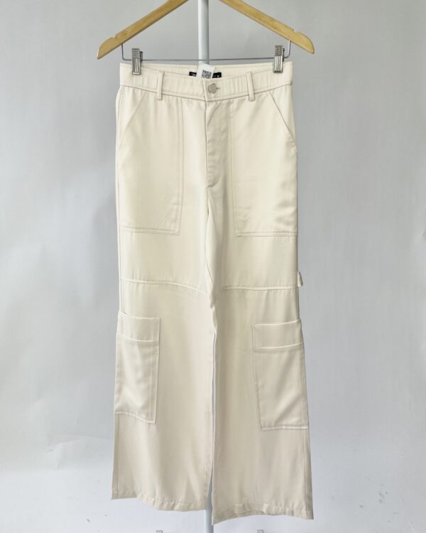 Calça pantalona cargo off white ZARA -P - VENDIDO SISTEMA OTO